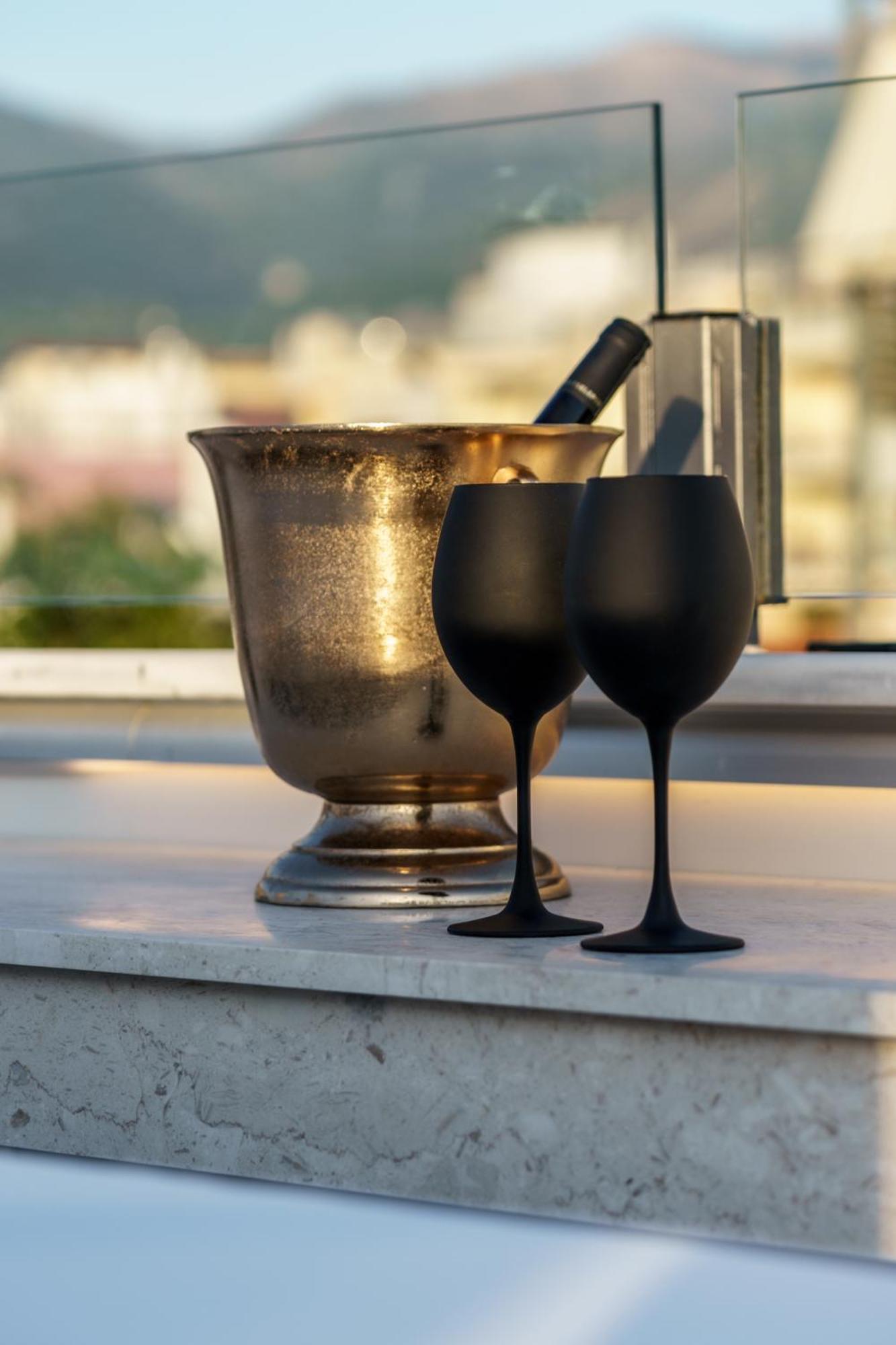 El Cielo Where Luxury Meets The Sky กาลามาตา ภายนอก รูปภาพ